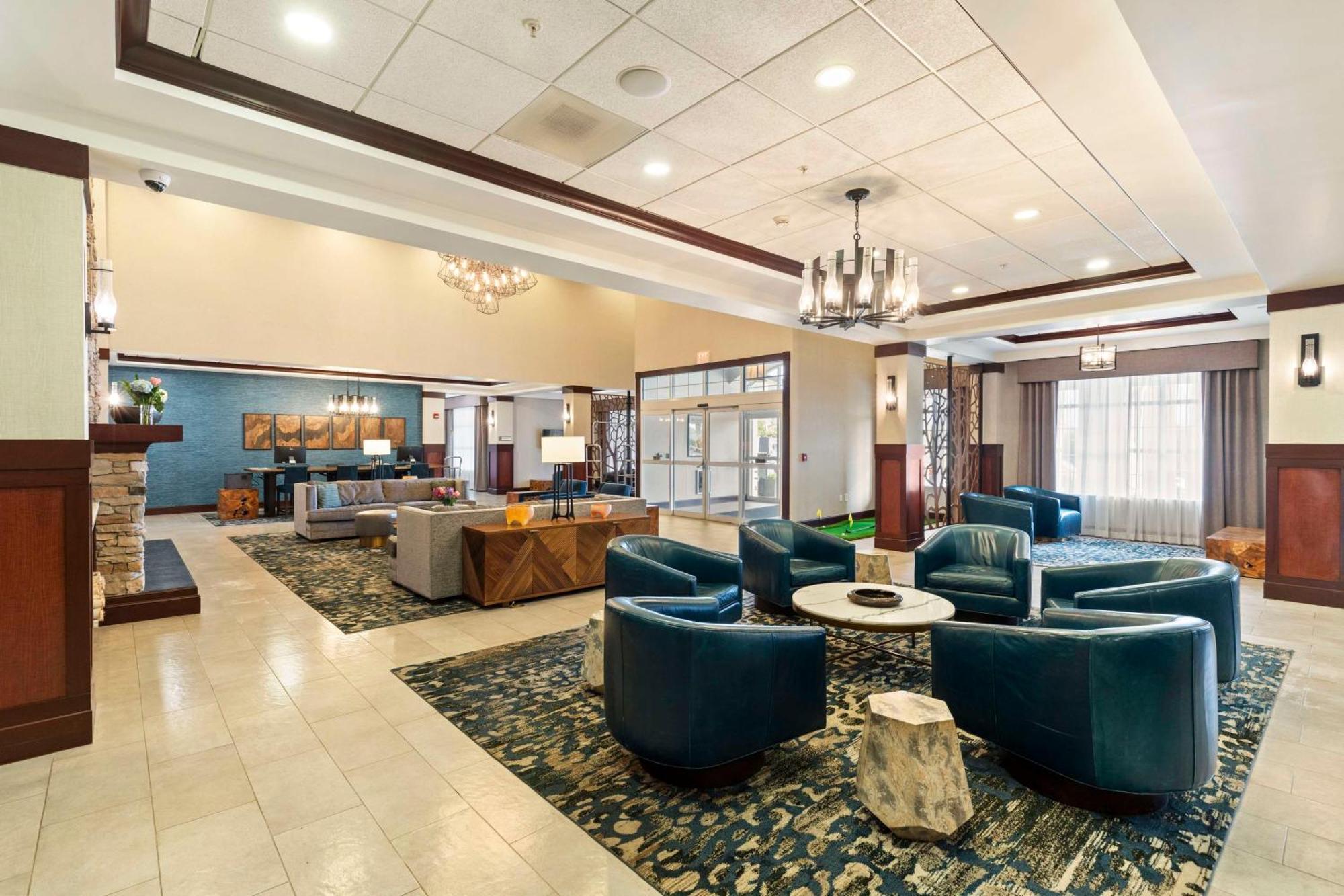 Doubletree By Hilton Front Royal Blue Ridge Shadows Hotel Eksteriør billede